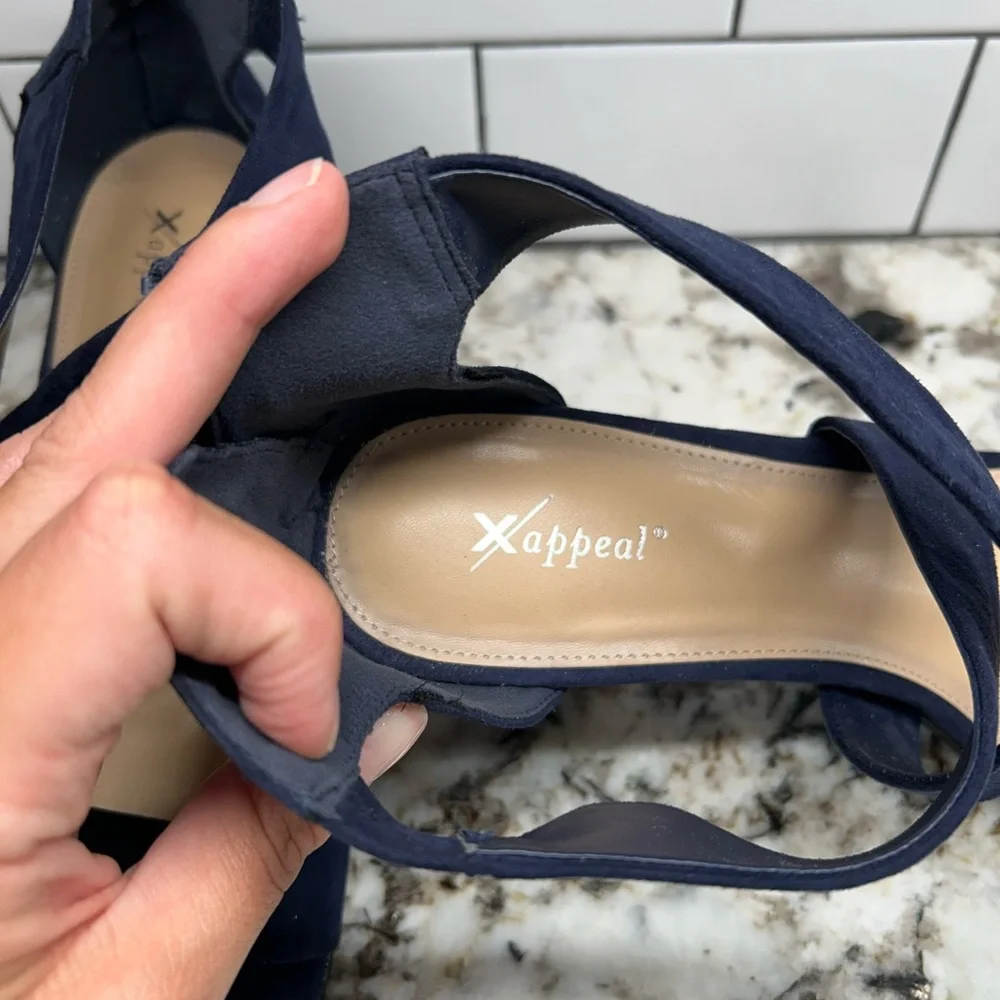 Blue Suede shoes - Picture 3 of 3